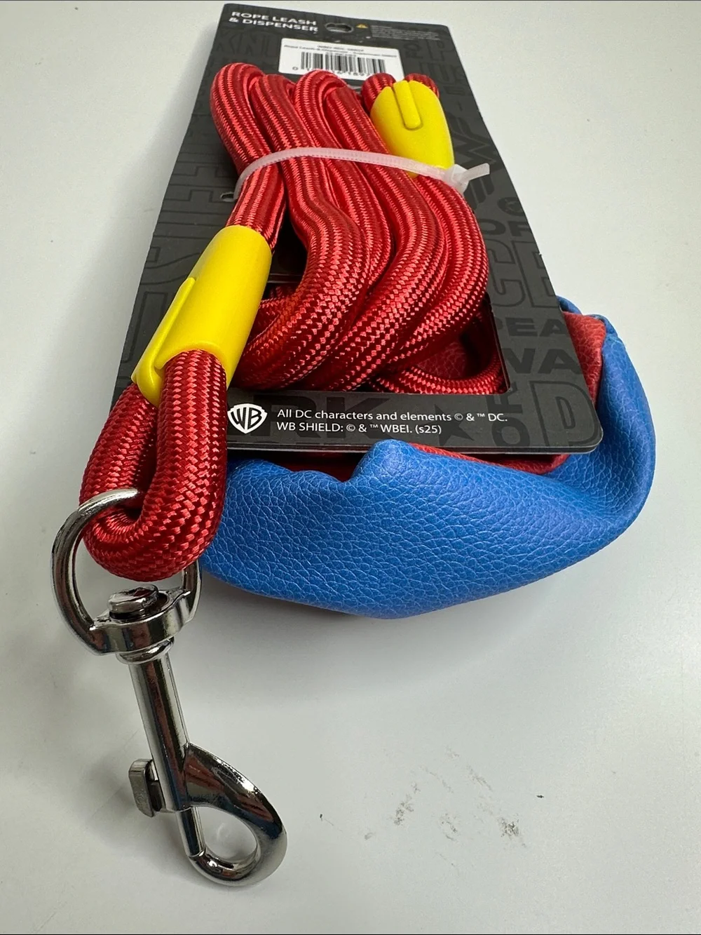 DC Superman Rope Leash with Logo Pouch in Blue, Red, Yellow - Picture 9 of 11